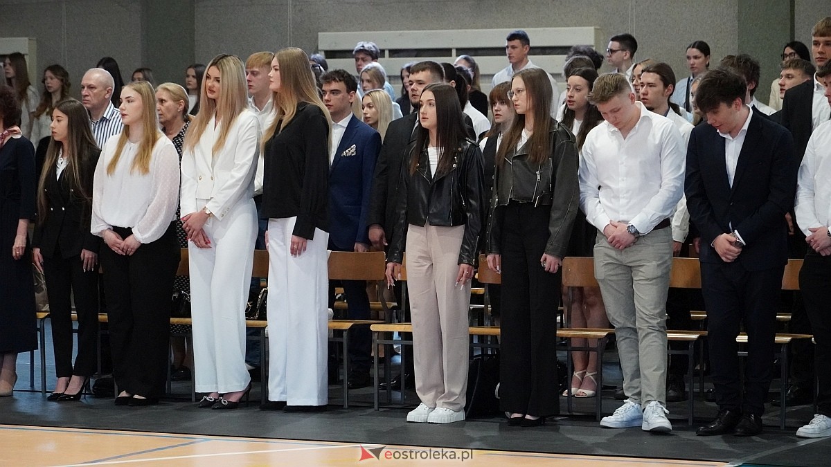 Zakończenie roku szkolnego w III LO w Ostrołęce [25.04.2025] - zdjęcie #66 - eOstroleka.pl