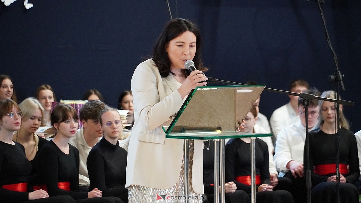 Zakończenie roku szkolnego w III LO w Ostrołęce [25.04.2025] - zdjęcie #64 - eOstroleka.pl