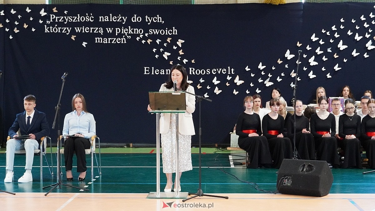 Zakończenie roku szkolnego w III LO w Ostrołęce [25.04.2025] - zdjęcie #62 - eOstroleka.pl