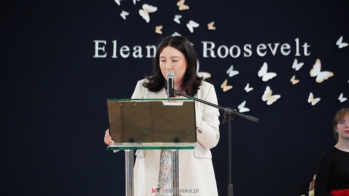 Zakończenie roku szkolnego w III LO w Ostrołęce [25.04.2025] - zdjęcie #60 - eOstroleka.pl