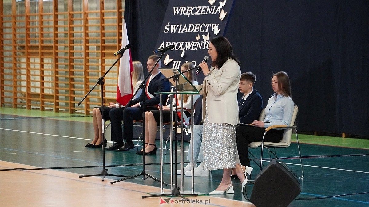Zakończenie roku szkolnego w III LO w Ostrołęce [25.04.2025] - zdjęcie #39 - eOstroleka.pl