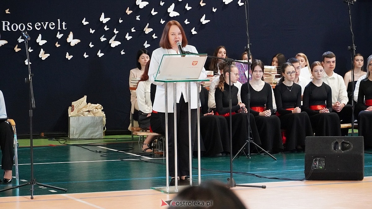 Zakończenie roku szkolnego w III LO w Ostrołęce [25.04.2025] - zdjęcie #19 - eOstroleka.pl