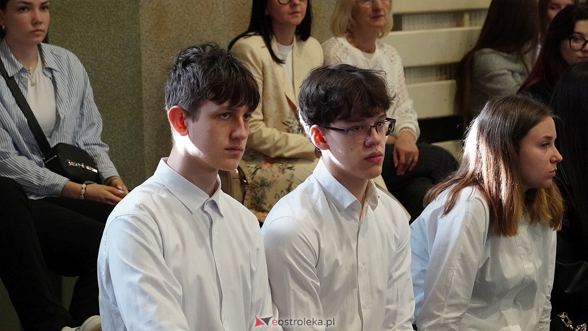 Zakończenie roku szkolnego w III LO w Ostrołęce [25.04.2025] - zdjęcie #13 - eOstroleka.pl