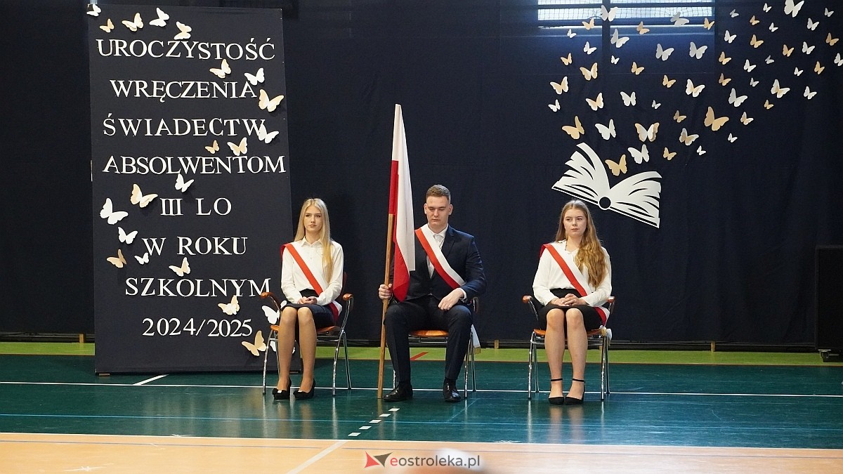 Zakończenie roku szkolnego w III LO w Ostrołęce [25.04.2025] - zdjęcie #2 - eOstroleka.pl