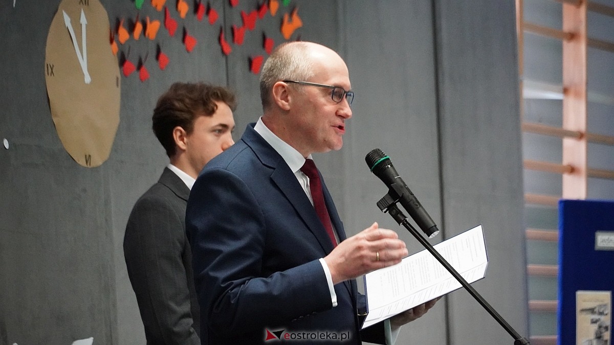 Zakończenie roku szkolnego klas maturalnych w ZSZ nr 1 w Ostrołęce [25.04.2025] - zdjęcie #75 - eOstroleka.pl
