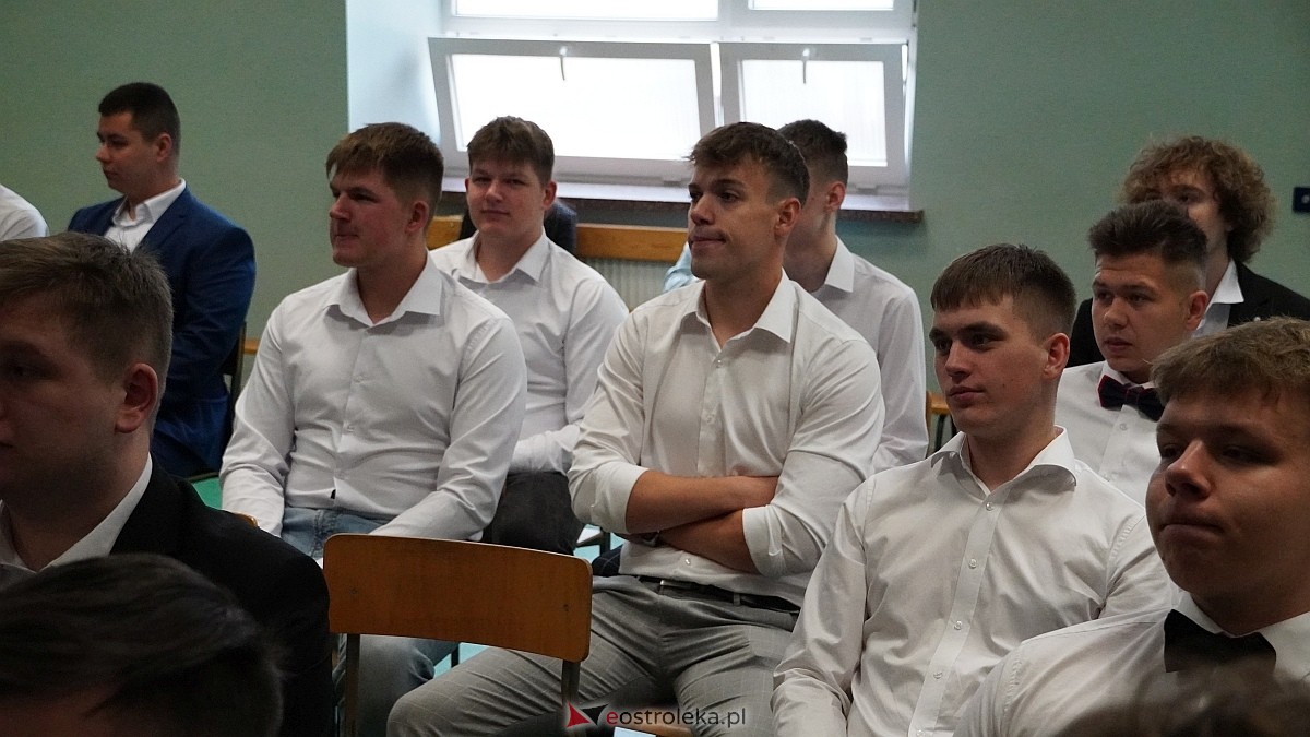 Zakończenie roku szkolnego klas maturalnych w ZSZ nr 1 w Ostrołęce [25.04.2025] - zdjęcie #34 - eOstroleka.pl