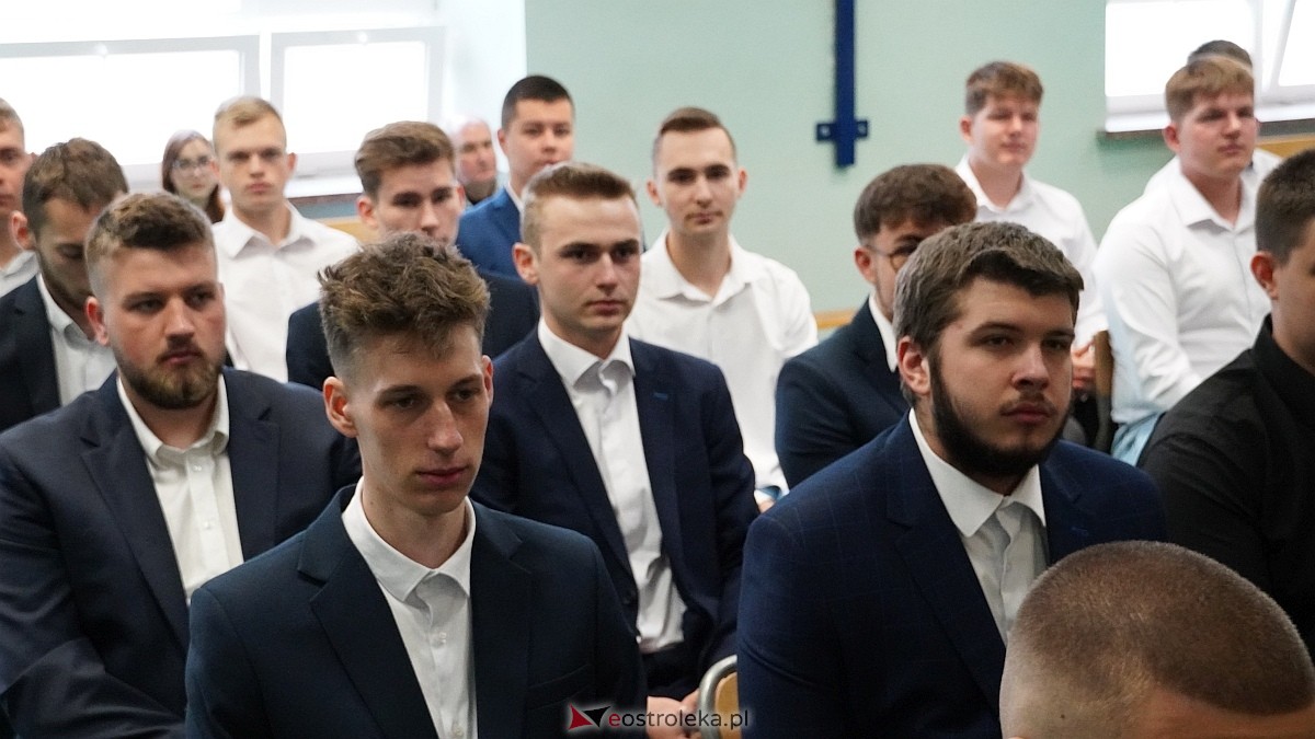 Zakończenie roku szkolnego klas maturalnych w ZSZ nr 1 w Ostrołęce [25.04.2025] - zdjęcie #24 - eOstroleka.pl