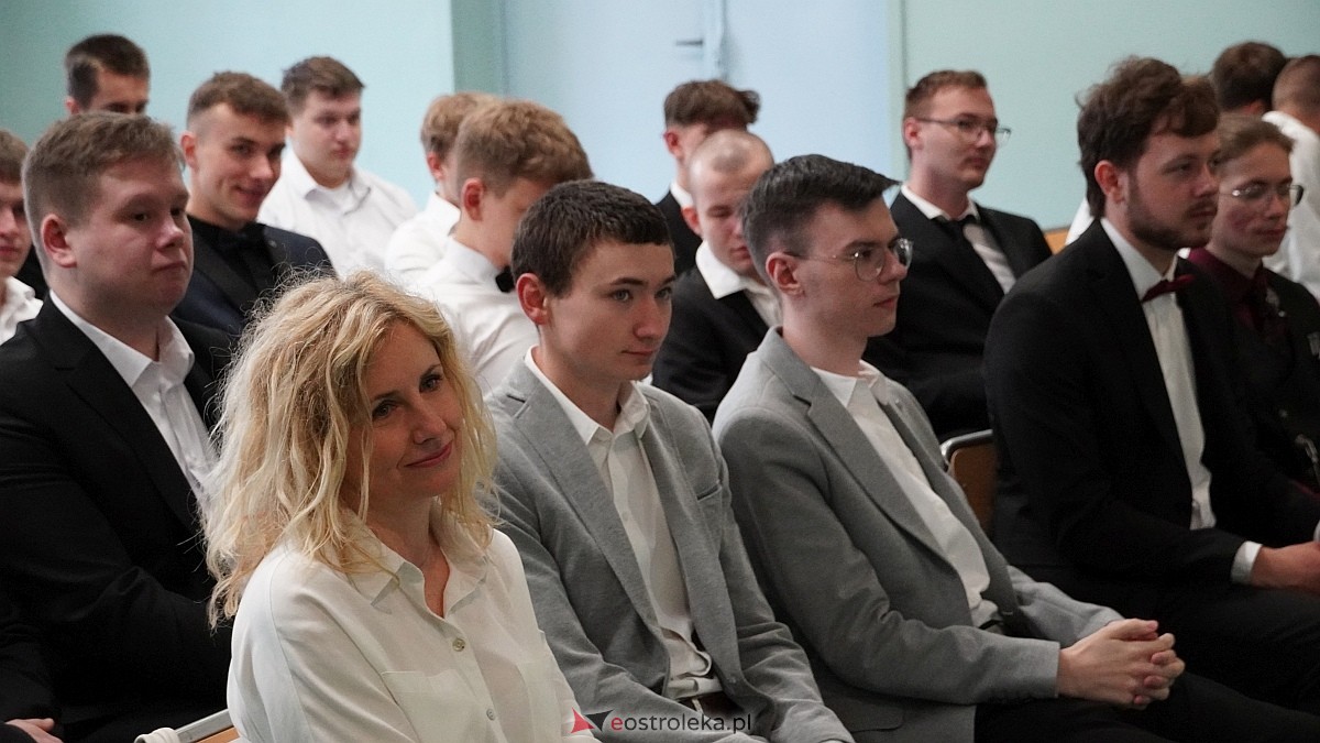 Zakończenie roku szkolnego klas maturalnych w ZSZ nr 1 w Ostrołęce [25.04.2025] - zdjęcie #23 - eOstroleka.pl