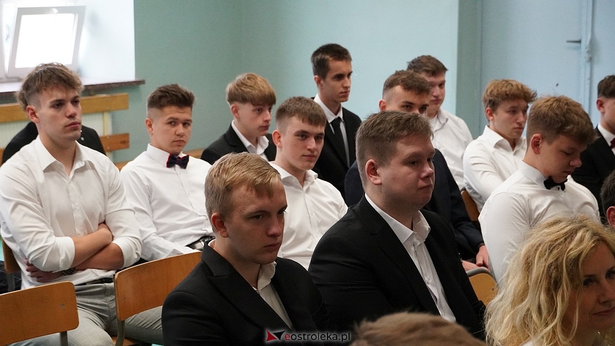 Zakończenie roku szkolnego klas maturalnych w ZSZ nr 1 w Ostrołęce [25.04.2025] - zdjęcie #22 - eOstroleka.pl