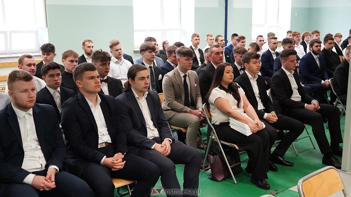 Zakończenie roku szkolnego klas maturalnych w ZSZ nr 1 w Ostrołęce [25.04.2025] - zdjęcie #7 - eOstroleka.pl
