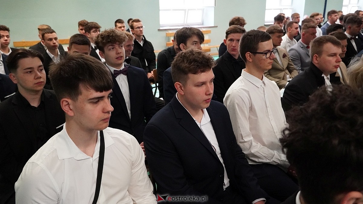 Zakończenie roku szkolnego klas maturalnych w ZSZ nr 1 w Ostrołęce [25.04.2025] - zdjęcie #5 - eOstroleka.pl