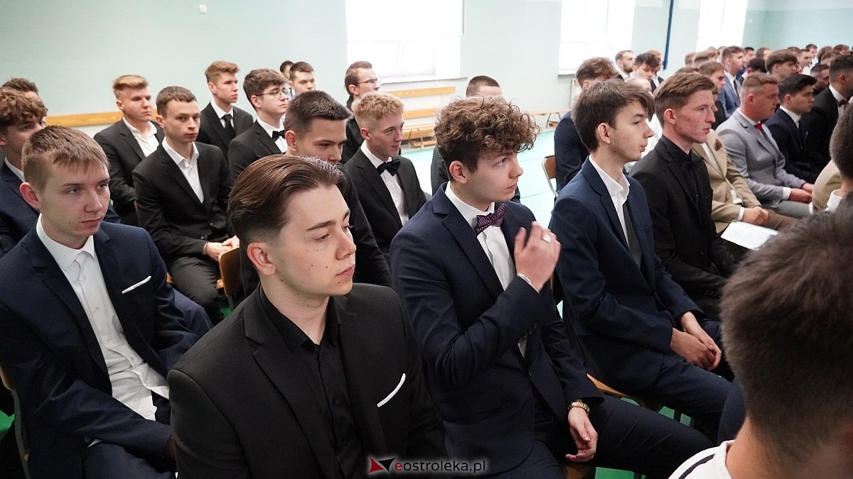 Zakończenie roku szkolnego klas maturalnych w ZSZ nr 1 w Ostrołęce [25.04.2025] - zdjęcie #3 - eOstroleka.pl