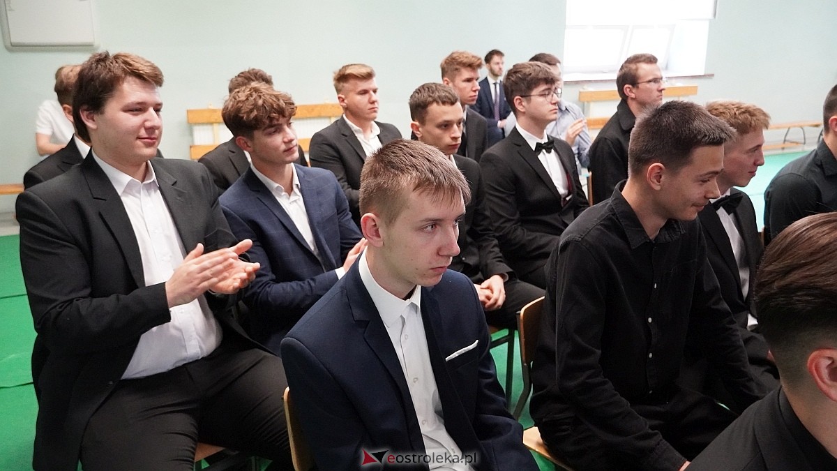 Zakończenie roku szkolnego klas maturalnych w ZSZ nr 1 w Ostrołęce [25.04.2025] - zdjęcie #2 - eOstroleka.pl