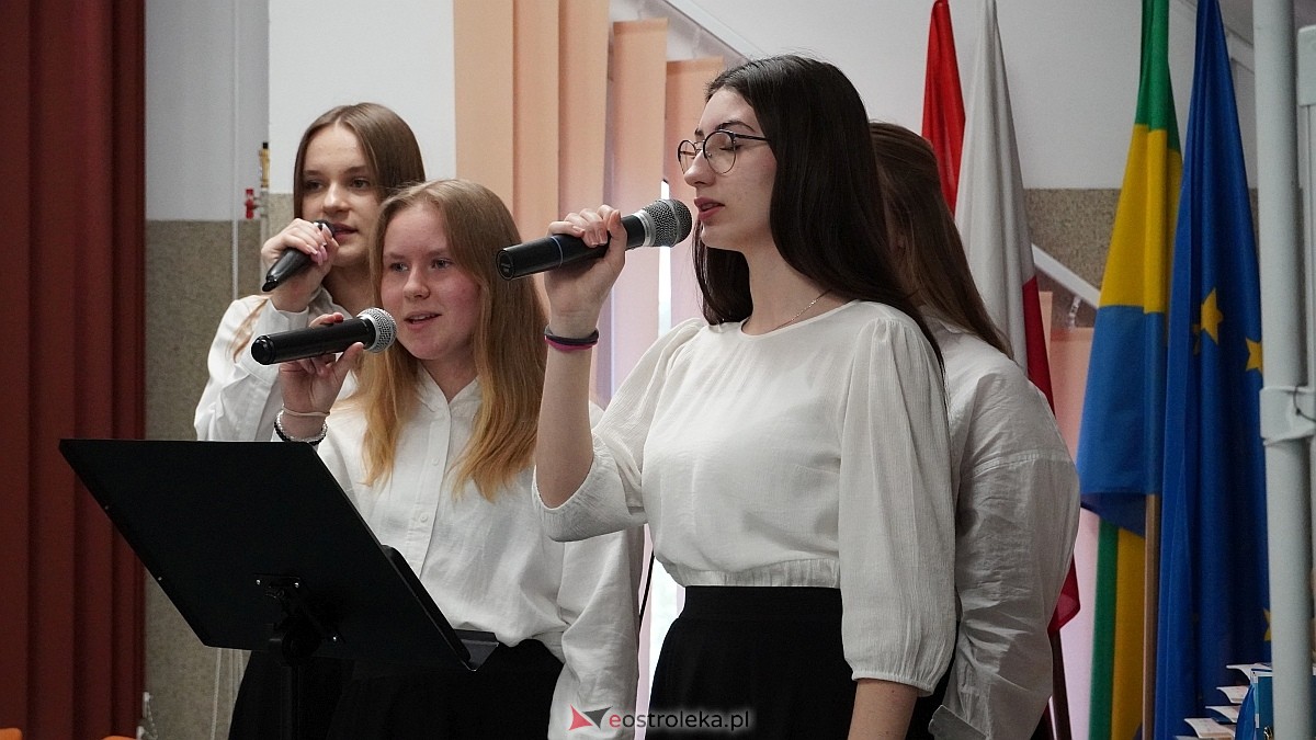 Zakończenie roku szkolnego klas maturalnych w ZSZ nr 4 [25.04.2025] - zdjęcie #126 - eOstroleka.pl
