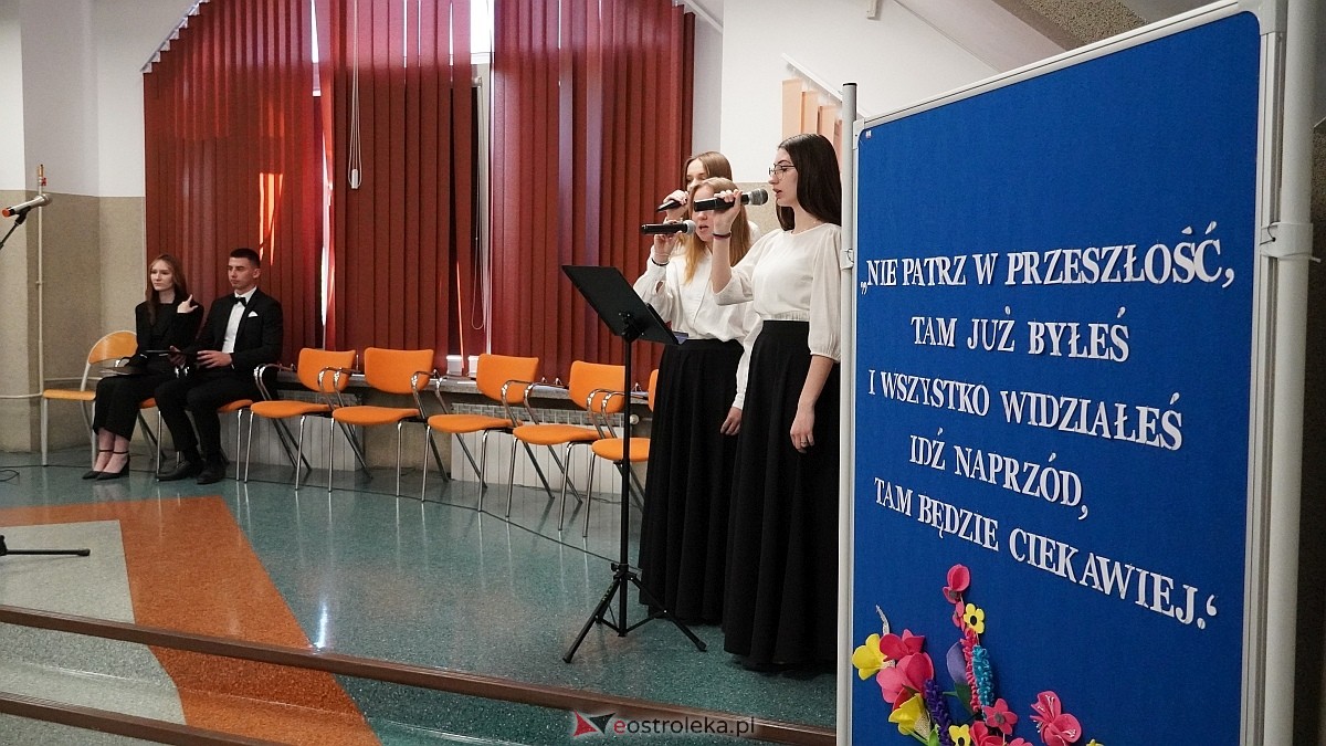 Zakończenie roku szkolnego klas maturalnych w ZSZ nr 4 [25.04.2025] - zdjęcie #121 - eOstroleka.pl