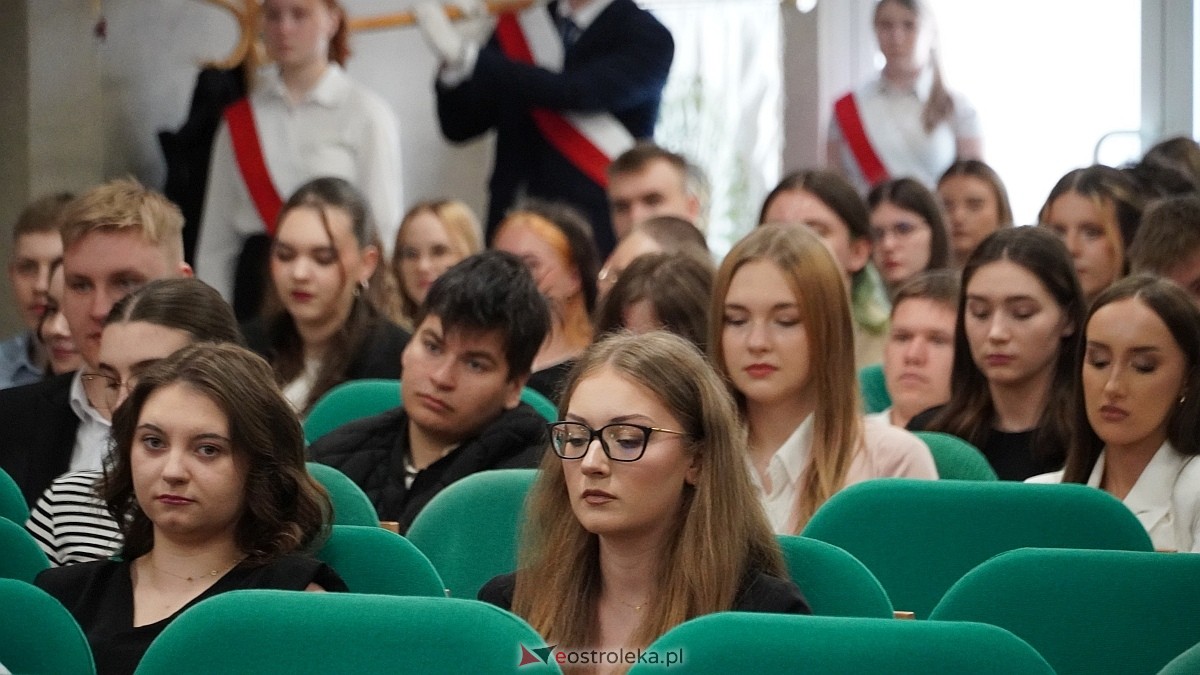 Zakończenie roku szkolnego klas maturalnych w ZSZ nr 4 [25.04.2025] - zdjęcie #97 - eOstroleka.pl