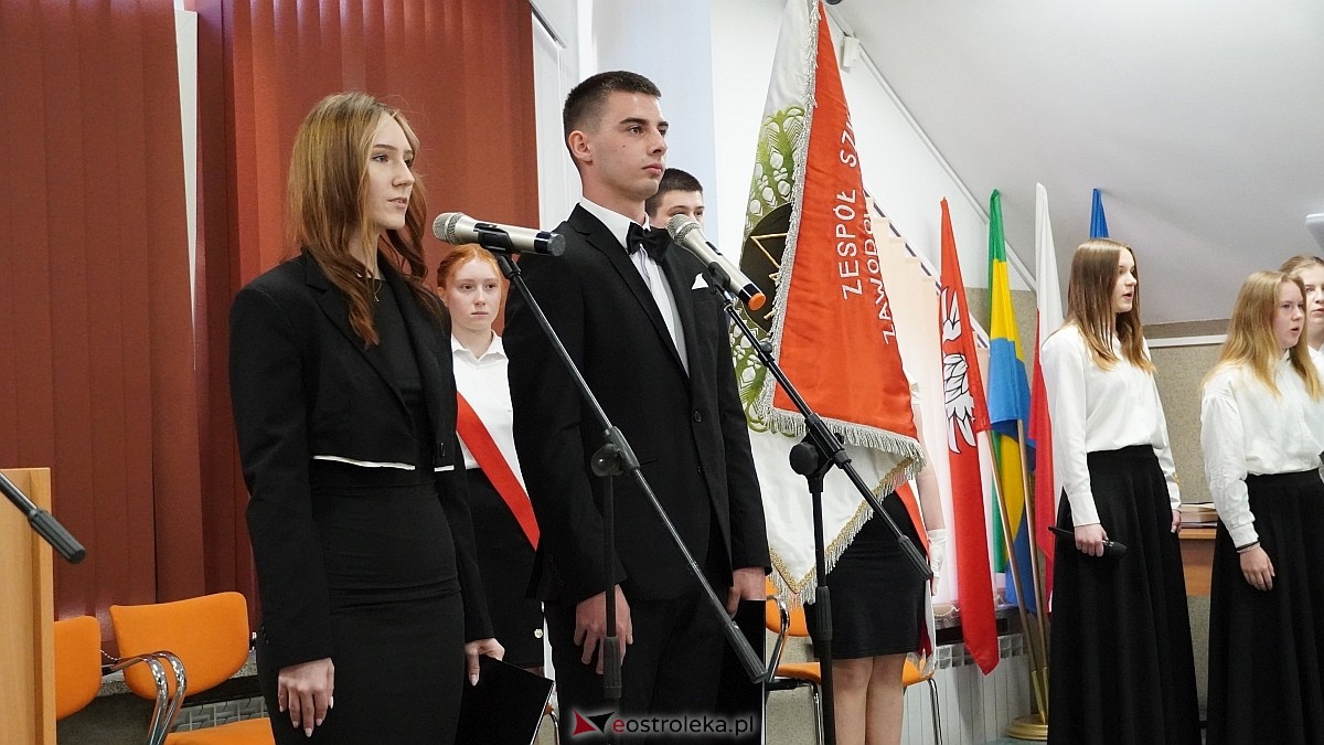 Zakończenie roku szkolnego klas maturalnych w ZSZ nr 4 [25.04.2025] - zdjęcie #95 - eOstroleka.pl