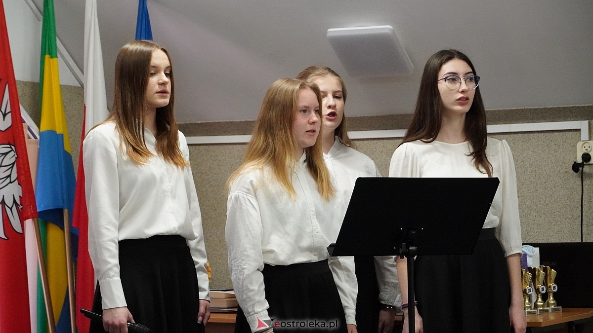 Zakończenie roku szkolnego klas maturalnych w ZSZ nr 4 [25.04.2025] - zdjęcie #93 - eOstroleka.pl