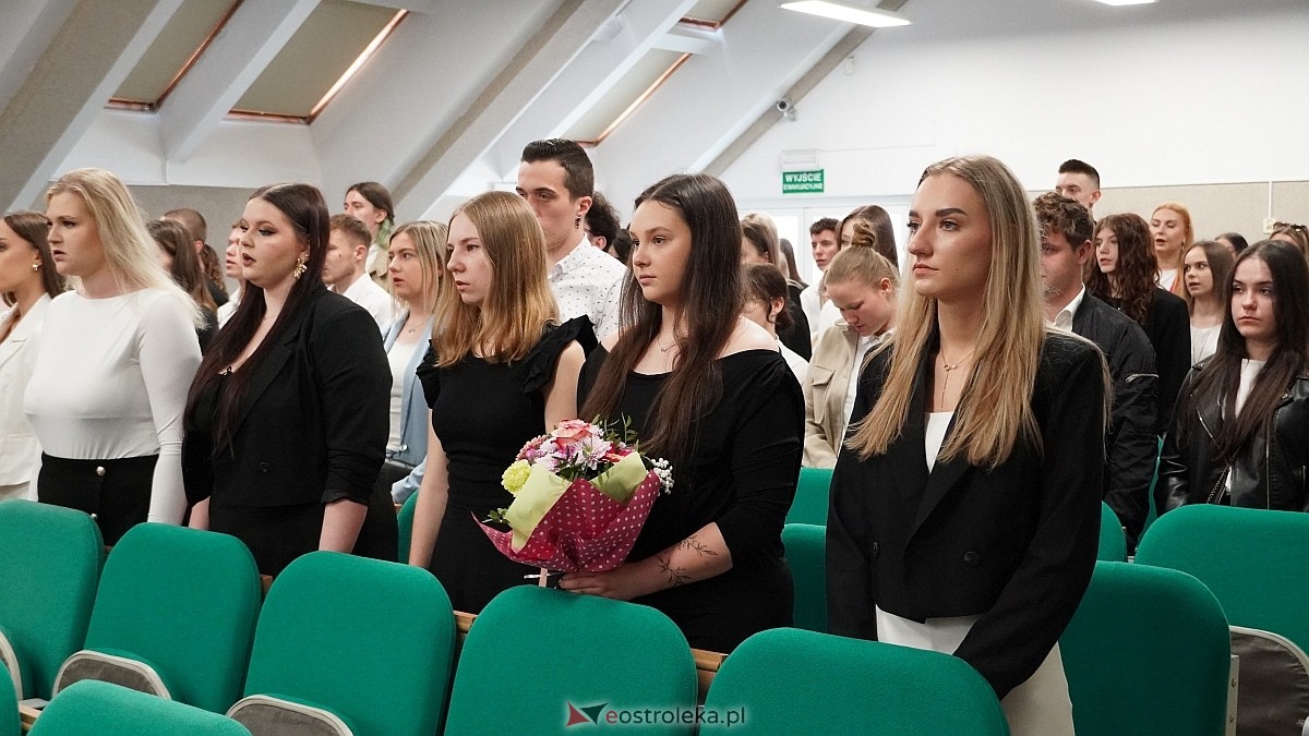 Zakończenie roku szkolnego klas maturalnych w ZSZ nr 4 [25.04.2025] - zdjęcie #79 - eOstroleka.pl