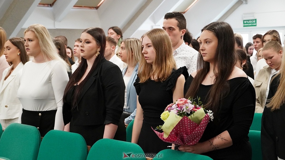 Zakończenie roku szkolnego klas maturalnych w ZSZ nr 4 [25.04.2025] - zdjęcie #76 - eOstroleka.pl
