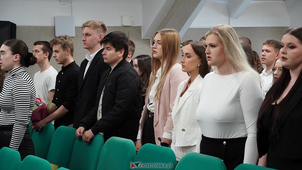 Zakończenie roku szkolnego klas maturalnych w ZSZ nr 4 [25.04.2025] - zdjęcie #73 - eOstroleka.pl
