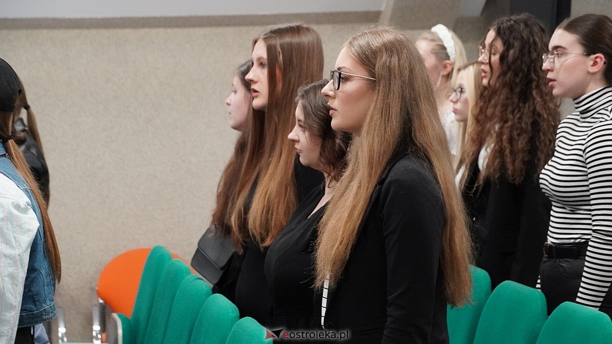 Zakończenie roku szkolnego klas maturalnych w ZSZ nr 4 [25.04.2025] - zdjęcie #67 - eOstroleka.pl