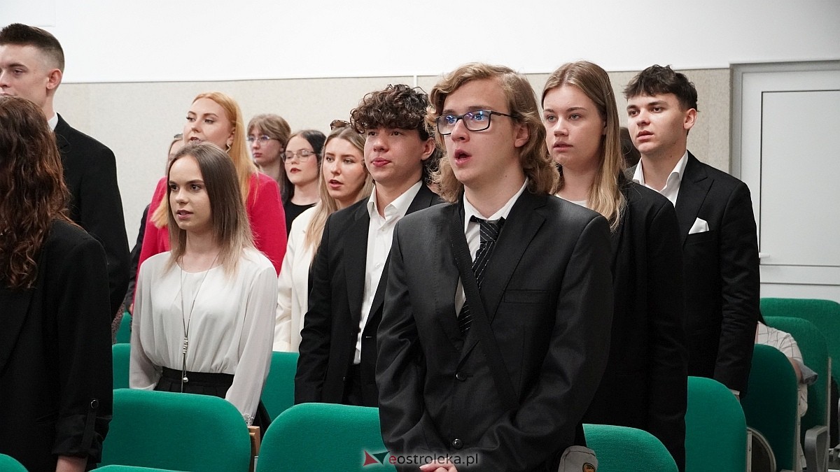 Zakończenie roku szkolnego klas maturalnych w ZSZ nr 4 [25.04.2025] - zdjęcie #55 - eOstroleka.pl