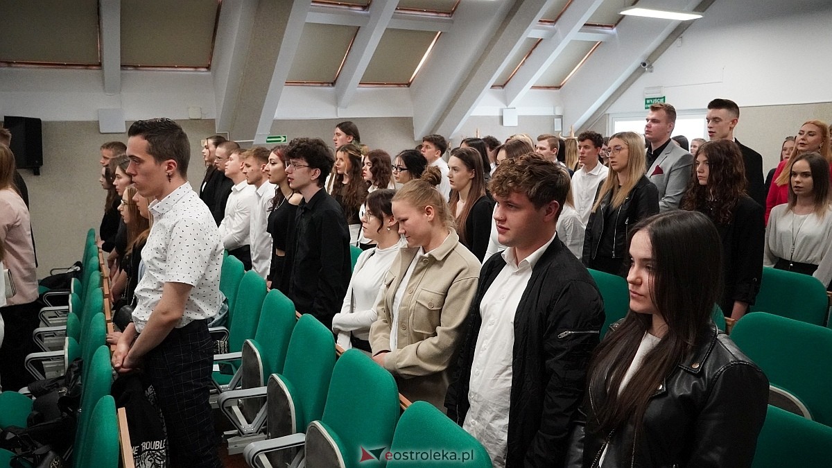 Zakończenie roku szkolnego klas maturalnych w ZSZ nr 4 [25.04.2025] - zdjęcie #52 - eOstroleka.pl
