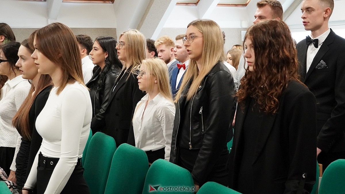 Zakończenie roku szkolnego klas maturalnych w ZSZ nr 4 [25.04.2025] - zdjęcie #49 - eOstroleka.pl