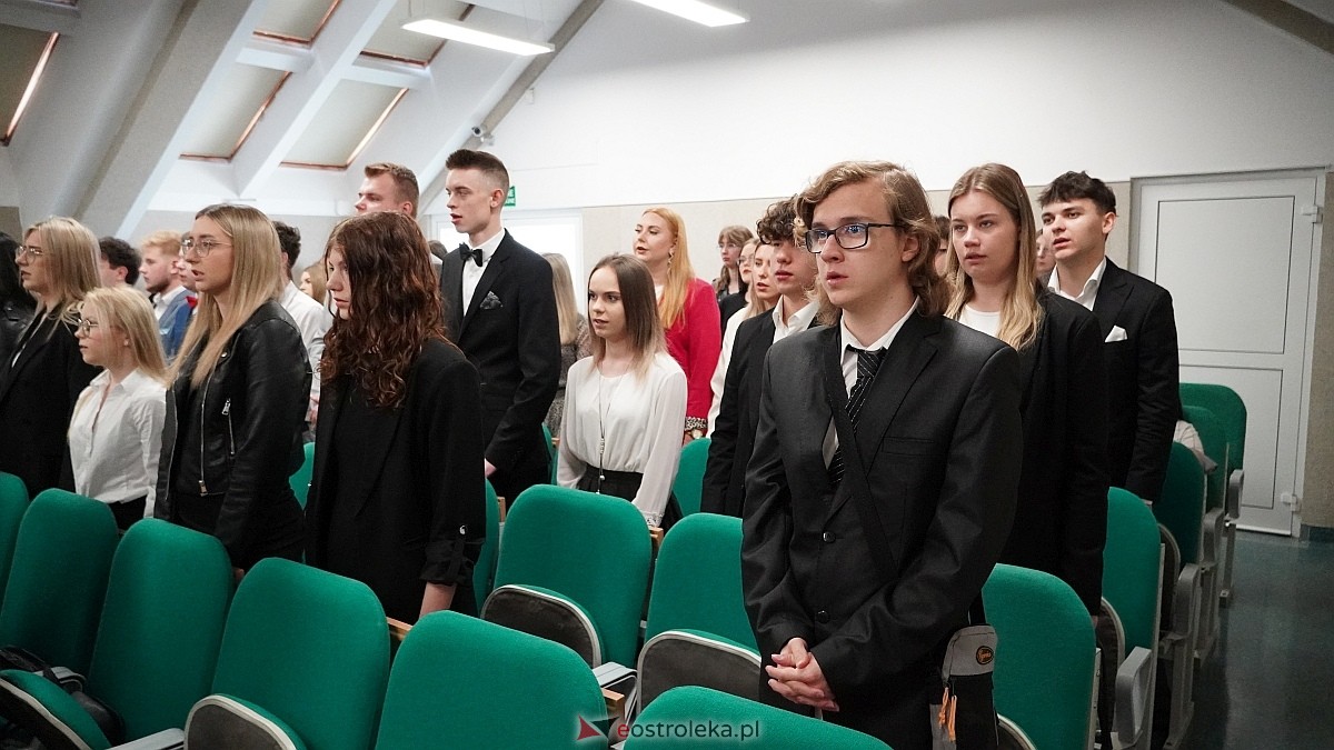 Zakończenie roku szkolnego klas maturalnych w ZSZ nr 4 [25.04.2025] - zdjęcie #40 - eOstroleka.pl