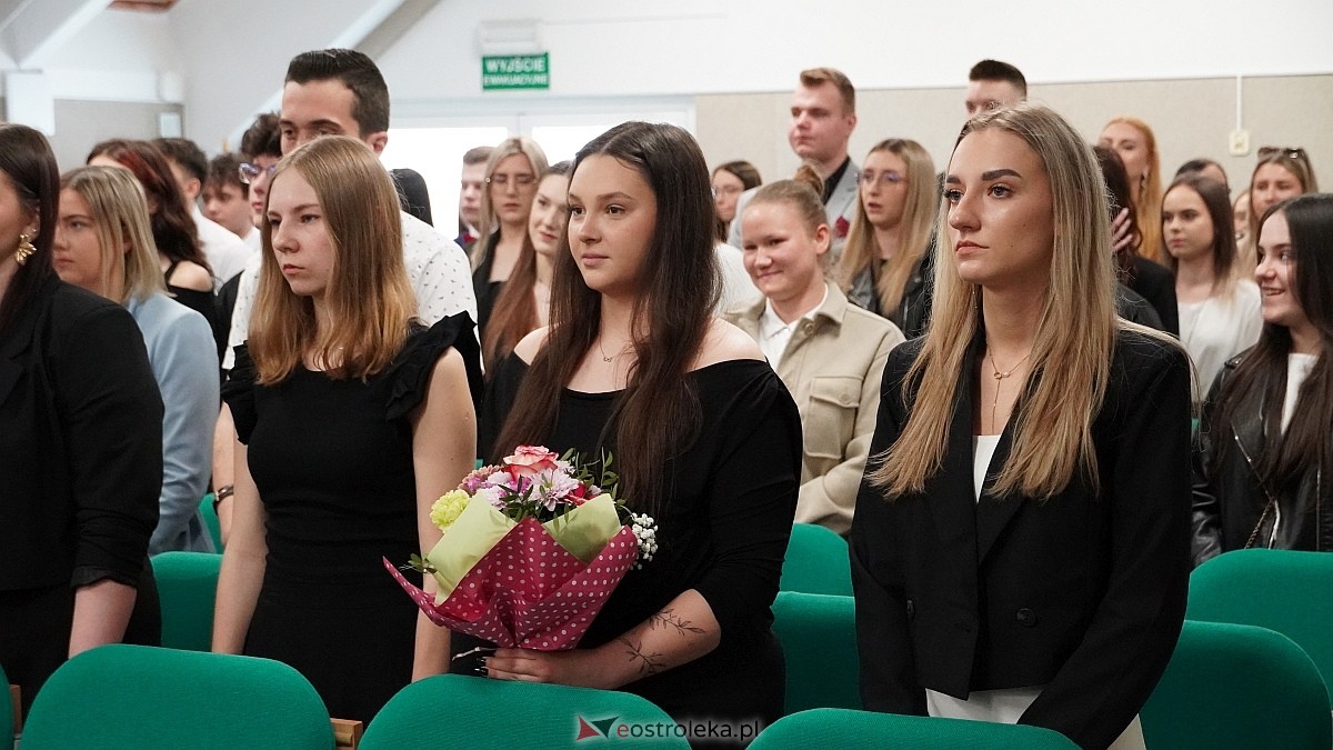 Zakończenie roku szkolnego klas maturalnych w ZSZ nr 4 [25.04.2025] - zdjęcie #22 - eOstroleka.pl