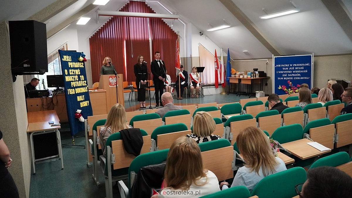 Zakończenie roku szkolnego klas maturalnych w ZSZ nr 4 [25.04.2025] - zdjęcie #30 - eOstroleka.pl