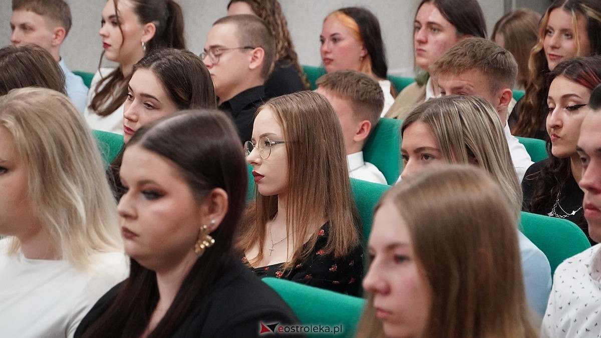 Zakończenie roku szkolnego klas maturalnych w ZSZ nr 4 [25.04.2025] - zdjęcie #10 - eOstroleka.pl