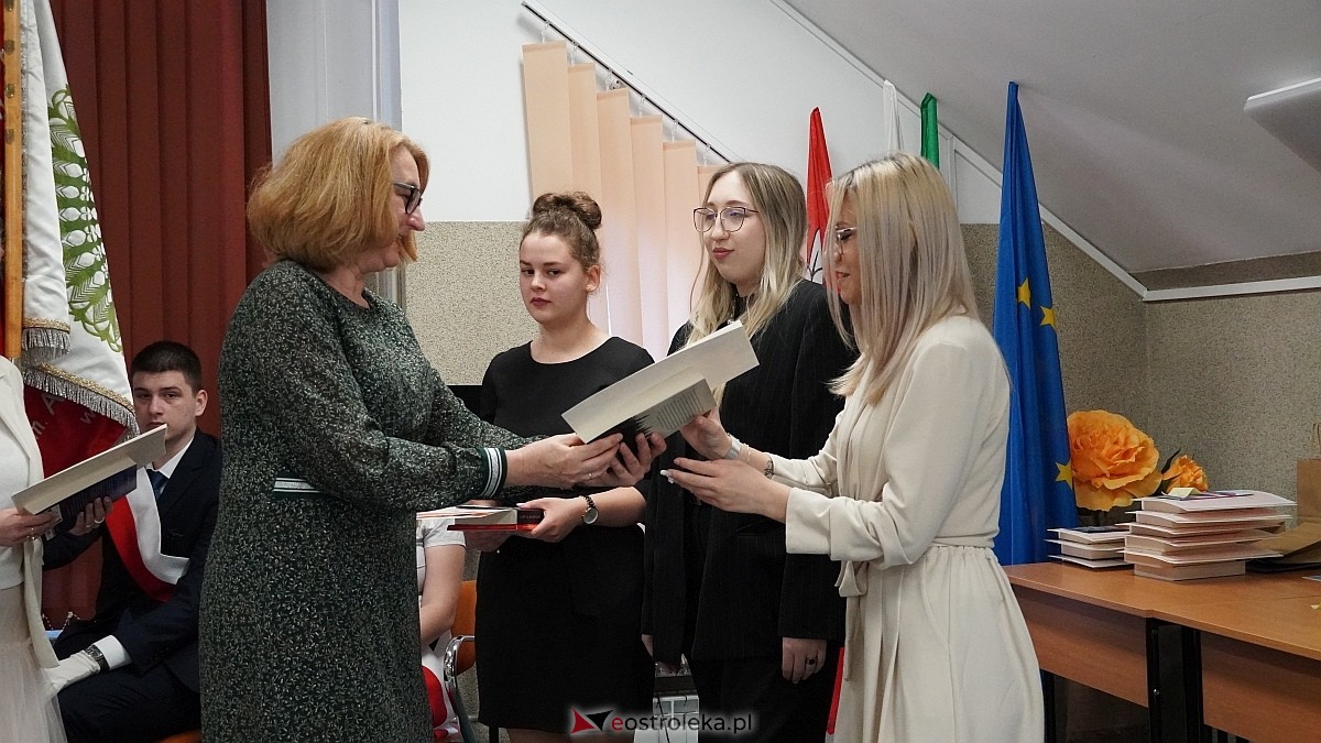Zakończenie roku szkolnego klas maturalnych w ZSZ nr 4 [25.04.2025] - zdjęcie #94 - eOstroleka.pl