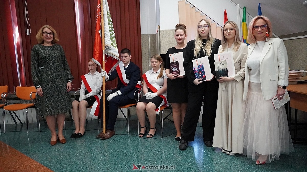 Zakończenie roku szkolnego klas maturalnych w ZSZ nr 4 [25.04.2025] - zdjęcie #84 - eOstroleka.pl