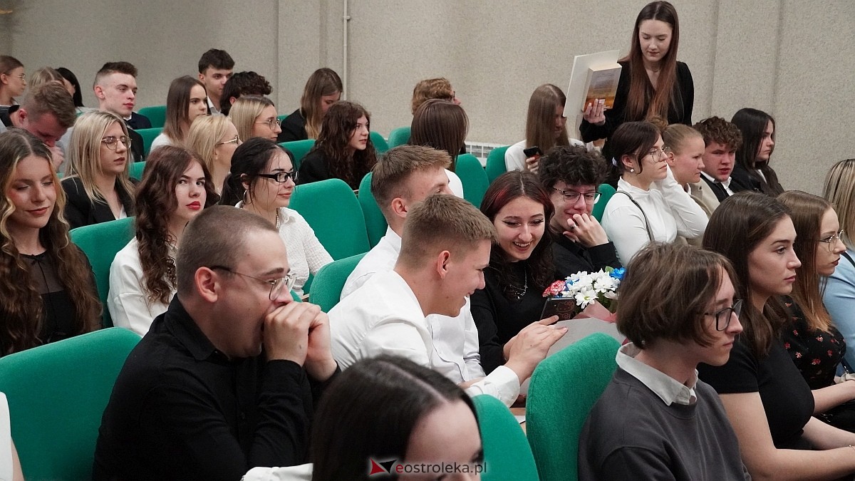 Zakończenie roku szkolnego klas maturalnych w ZSZ nr 4 [25.04.2025] - zdjęcie #41 - eOstroleka.pl