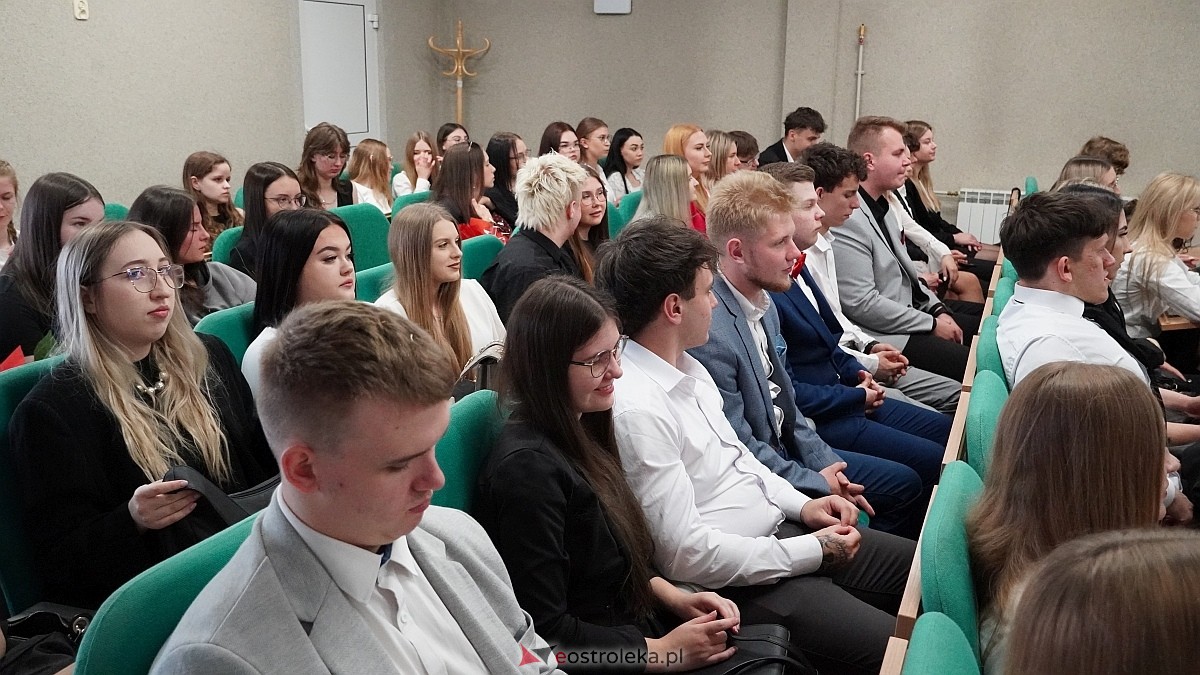 Zakończenie roku szkolnego klas maturalnych w ZSZ nr 4 [25.04.2025] - zdjęcie #23 - eOstroleka.pl