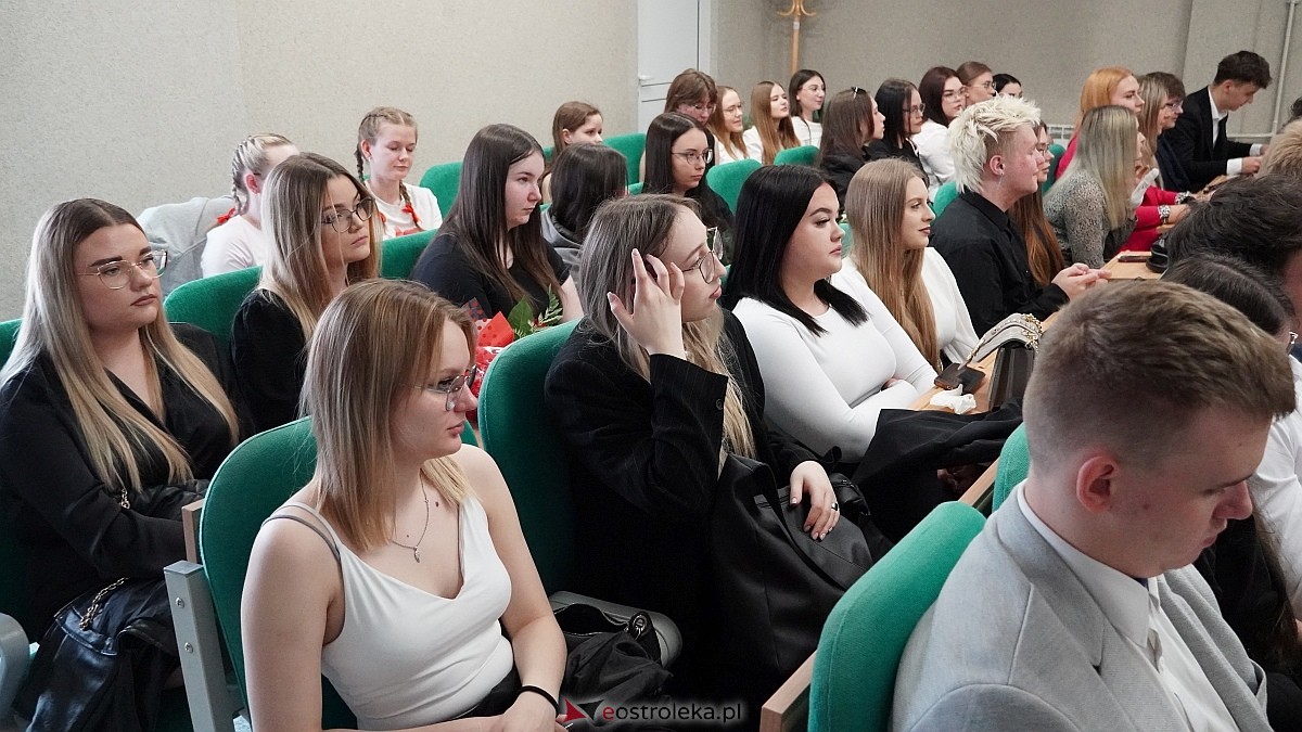 Zakończenie roku szkolnego klas maturalnych w ZSZ nr 4 [25.04.2025] - zdjęcie #20 - eOstroleka.pl