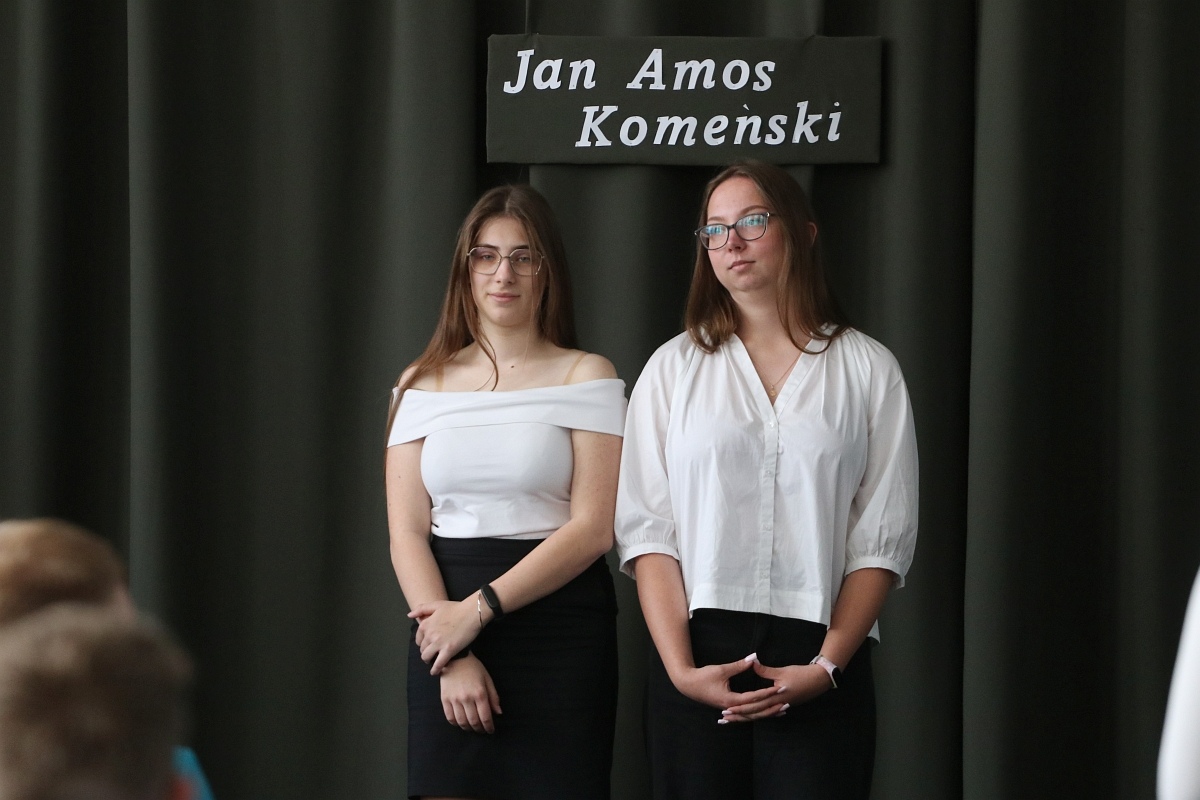 Zakończenie roku szkolnego maturzystów w ZSZ 2 w Ostrołęce [25.04.2025] - zdjęcie #18 - eOstroleka.pl