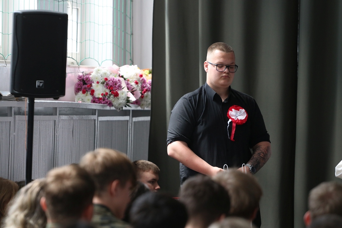 Zakończenie roku szkolnego maturzystów w ZSZ 2 w Ostrołęce [25.04.2025] - zdjęcie #17 - eOstroleka.pl