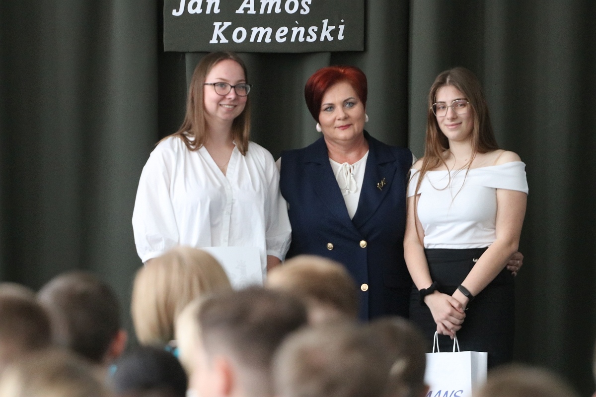 Zakończenie roku szkolnego maturzystów w ZSZ 2 w Ostrołęce [25.04.2025] - zdjęcie #14 - eOstroleka.pl