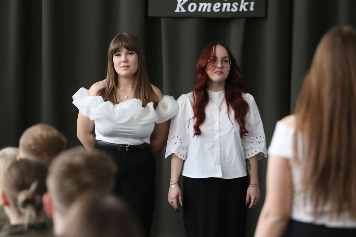 Zakończenie roku szkolnego maturzystów w ZSZ 2 w Ostrołęce [25.04.2025] - zdjęcie #5 - eOstroleka.pl