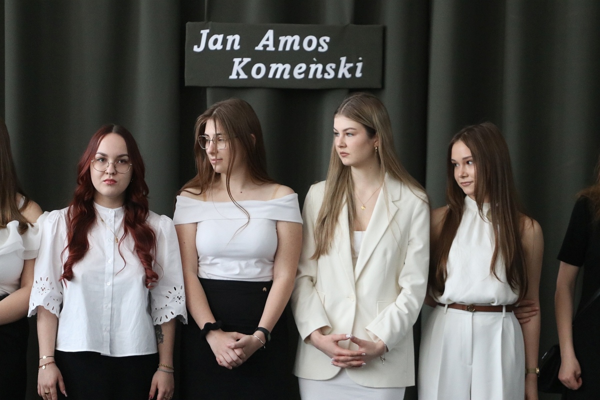 Zakończenie roku szkolnego maturzystów w ZSZ 2 w Ostrołęce [25.04.2025] - zdjęcie #1 - eOstroleka.pl