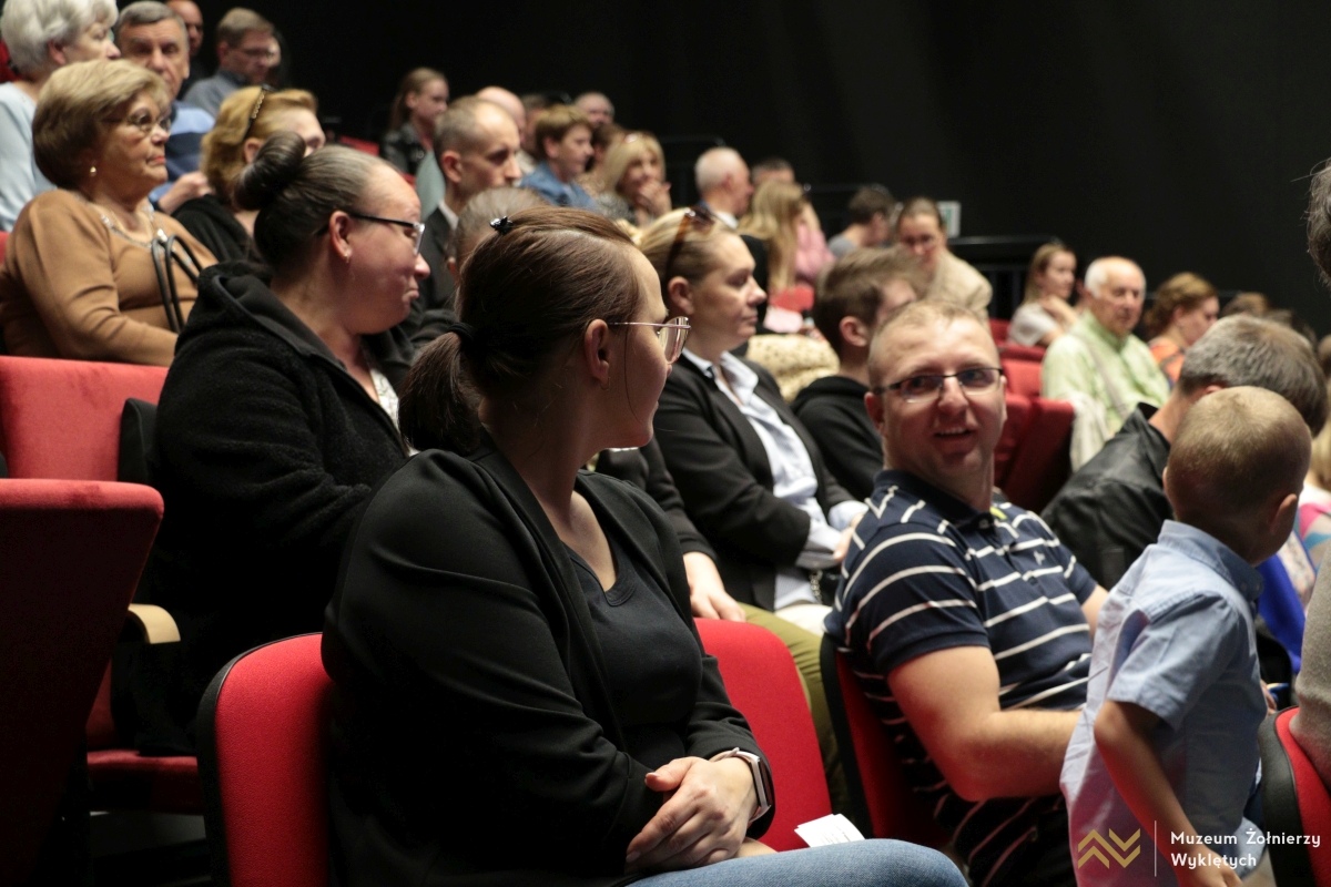 Koncert „Pamięci ojców naszych” w MŻW – 25.04.2025 - zdjęcie #29 - eOstroleka.pl