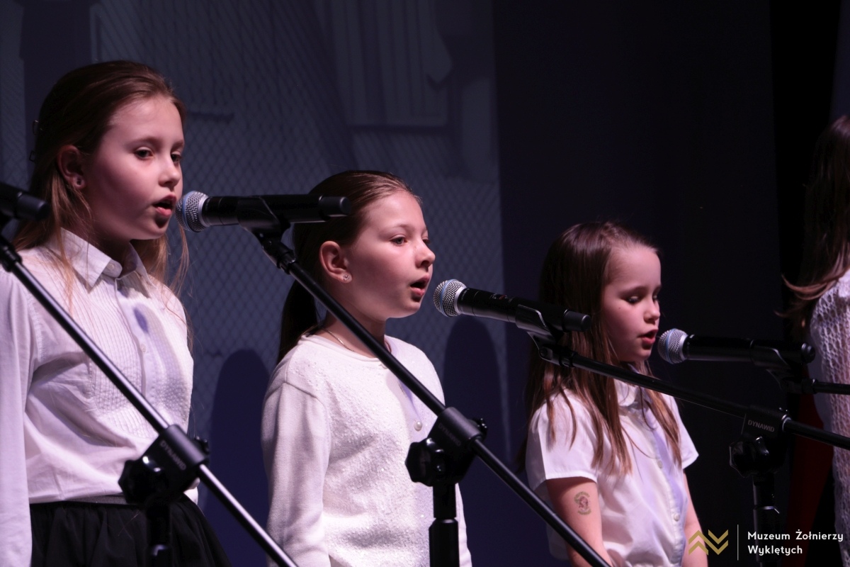 Koncert „Pamięci ojców naszych” w MŻW – 25.04.2025 - zdjęcie #16 - eOstroleka.pl