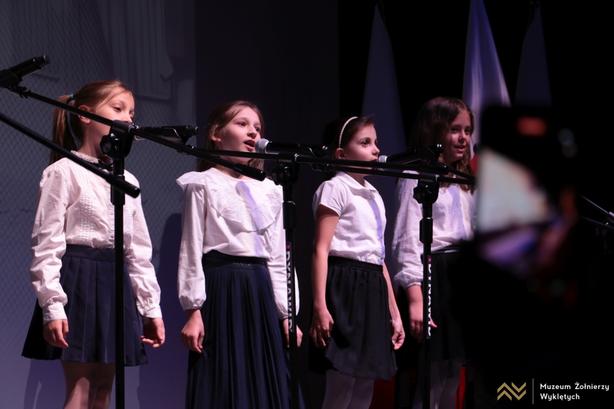 Koncert „Pamięci ojców naszych” w MŻW – 25.04.2025 - zdjęcie #10 - eOstroleka.pl