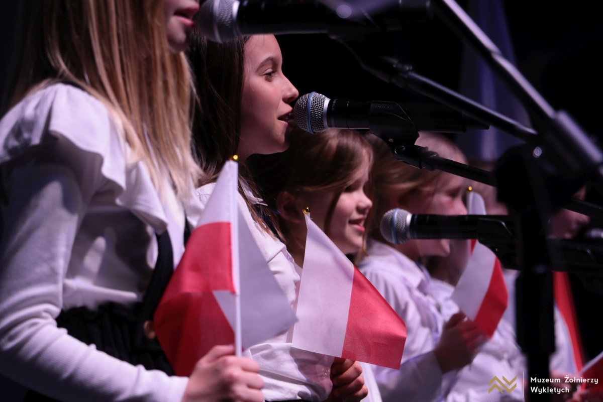Koncert „Pamięci ojców naszych” w MŻW – 25.04.2025 - zdjęcie #7 - eOstroleka.pl