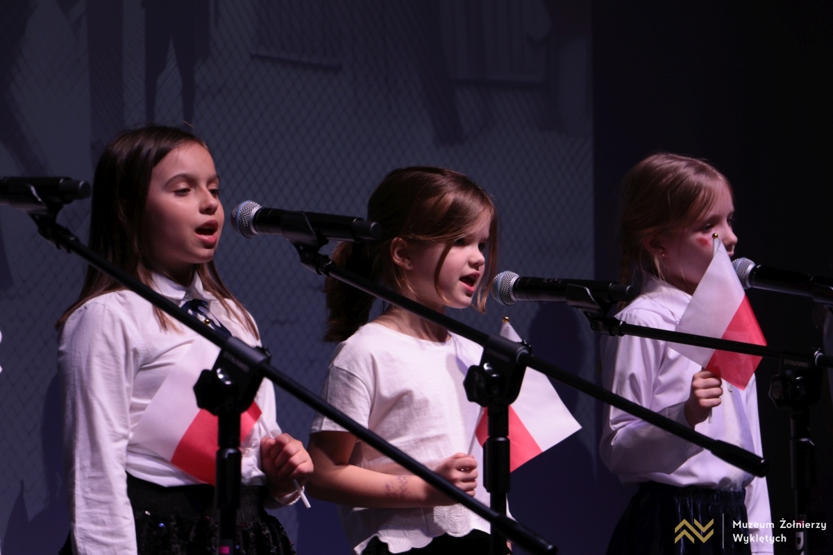 Koncert „Pamięci ojców naszych” w MŻW – 25.04.2025 - zdjęcie #5 - eOstroleka.pl