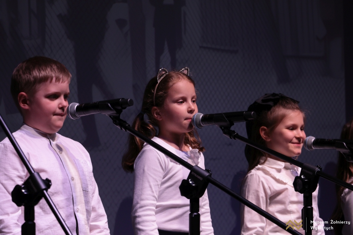 Koncert „Pamięci ojców naszych” w MŻW – 25.04.2025 - zdjęcie #3 - eOstroleka.pl