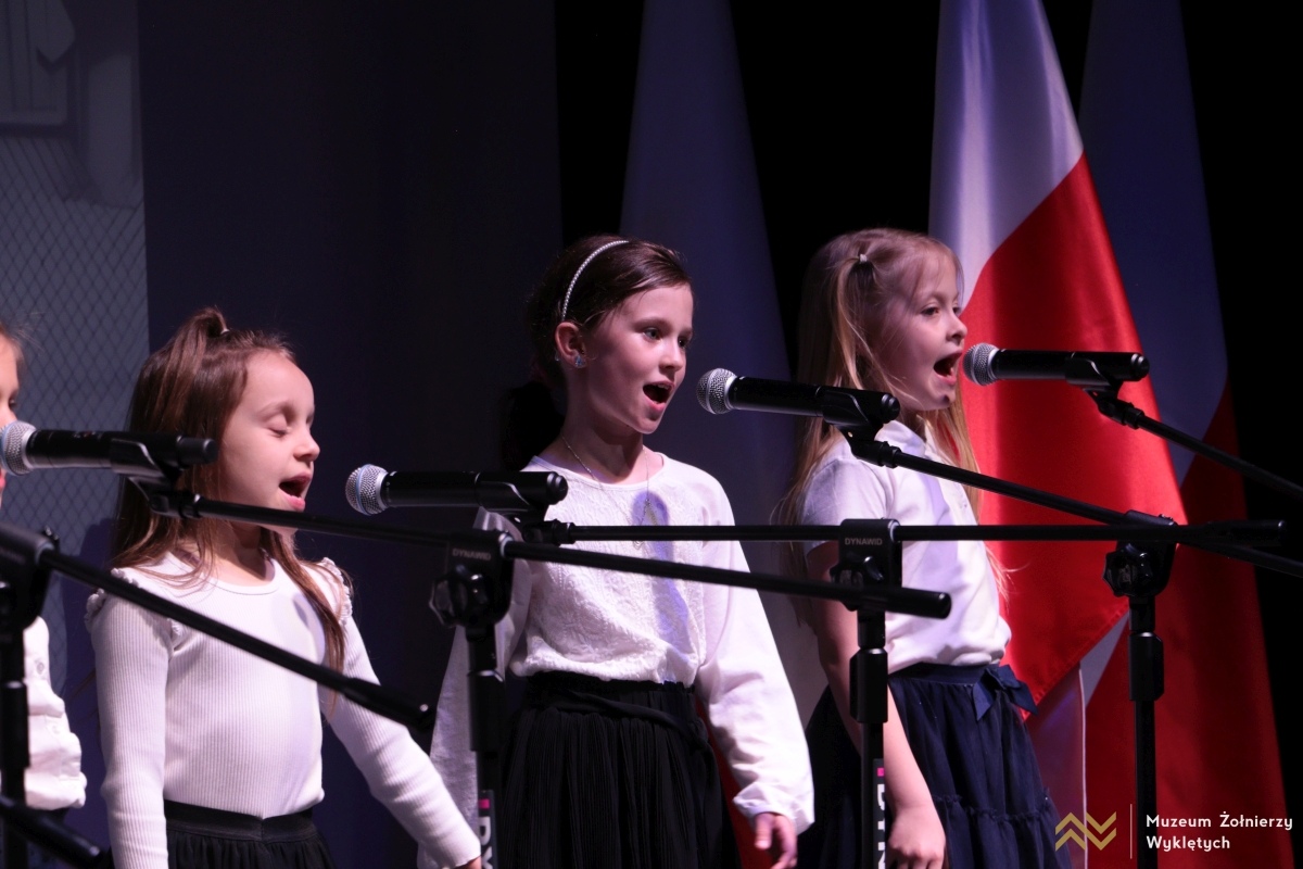 Koncert „Pamięci ojców naszych” w MŻW – 25.04.2025 - zdjęcie #2 - eOstroleka.pl